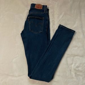 Levi’s slimming skinny jeans
